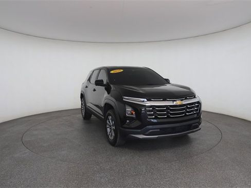 Used 2025 Chevrolet Equinox LT w/ Safety and Technology Package image 29
