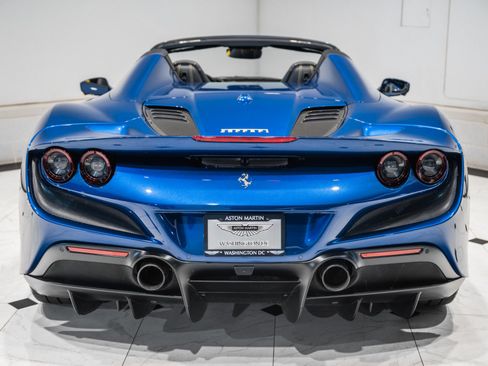 Used 2023 Ferrari F8 Tributo RWD image 8