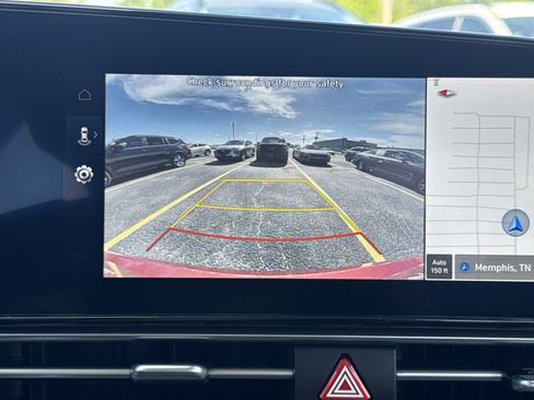 Certified 2025 Hyundai Elantra Limited FWD image 13