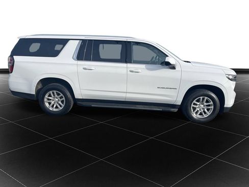 Used 2021 Chevrolet Suburban LT image 6