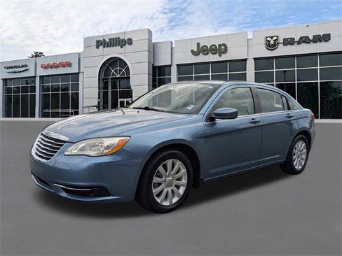 Used 2011 Chrysler 200 Touring image 7