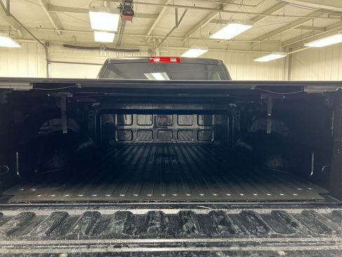 Used 2022 RAM 2500 Big Horn w/ Night Edition AWD/4WD image 23
