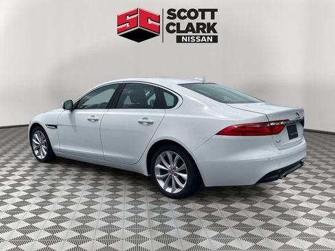 Used 2018 Jaguar XF Premium AWD/4WD image 4