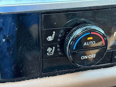 Certified 2023 Nissan Pathfinder Platinum AWD/4WD image 19