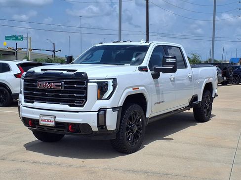 Used 2024 GMC Sierra 2500 AT4 w/ AT4 Premium Plus Package AWD/4WD image 4