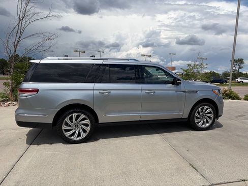 Used 2024 Lincoln Navigator L Reserve AWD/4WD image 8