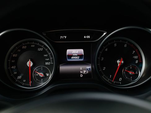 Used 2018 Mercedes-Benz GLA 250 image 34