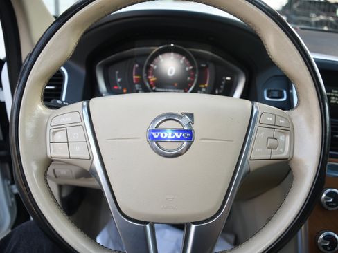 Used 2016 Volvo XC60 T6 image 14