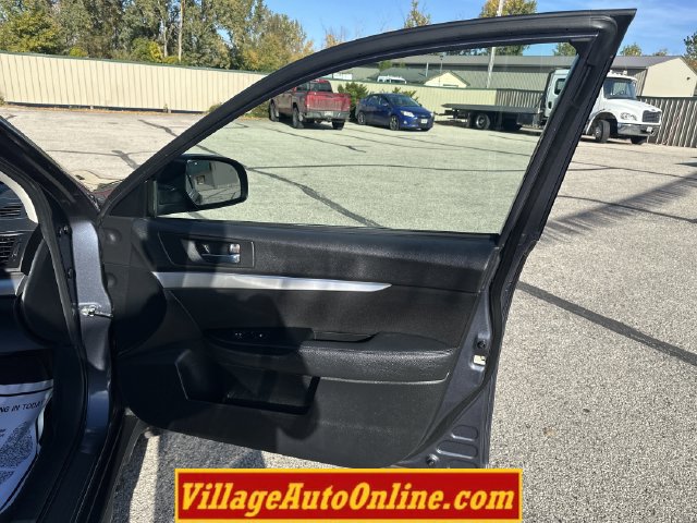 Used 2014 Subaru Outback 2.5i Premium w/ Popular Package #1B AWD/4WD image 28