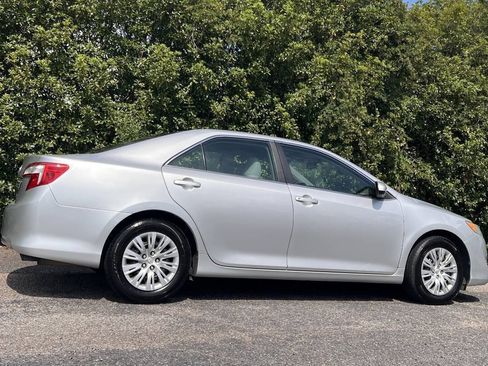 Used 2014 Toyota Camry FWD image 8
