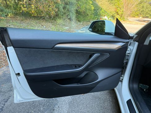 Used 2021 Tesla Model 3 Standard Range Plus image 13