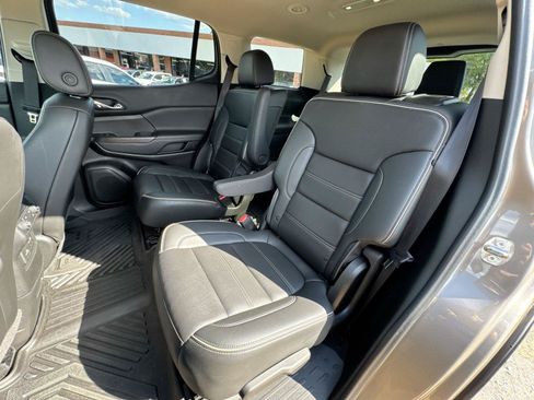 Used 2022 GMC Acadia Denali FWD image 13