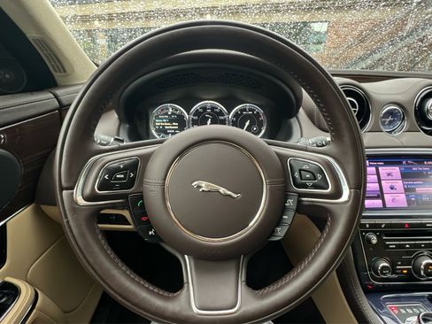 Used 2013 Jaguar XJ L Portfolio AWD/4WD image 2