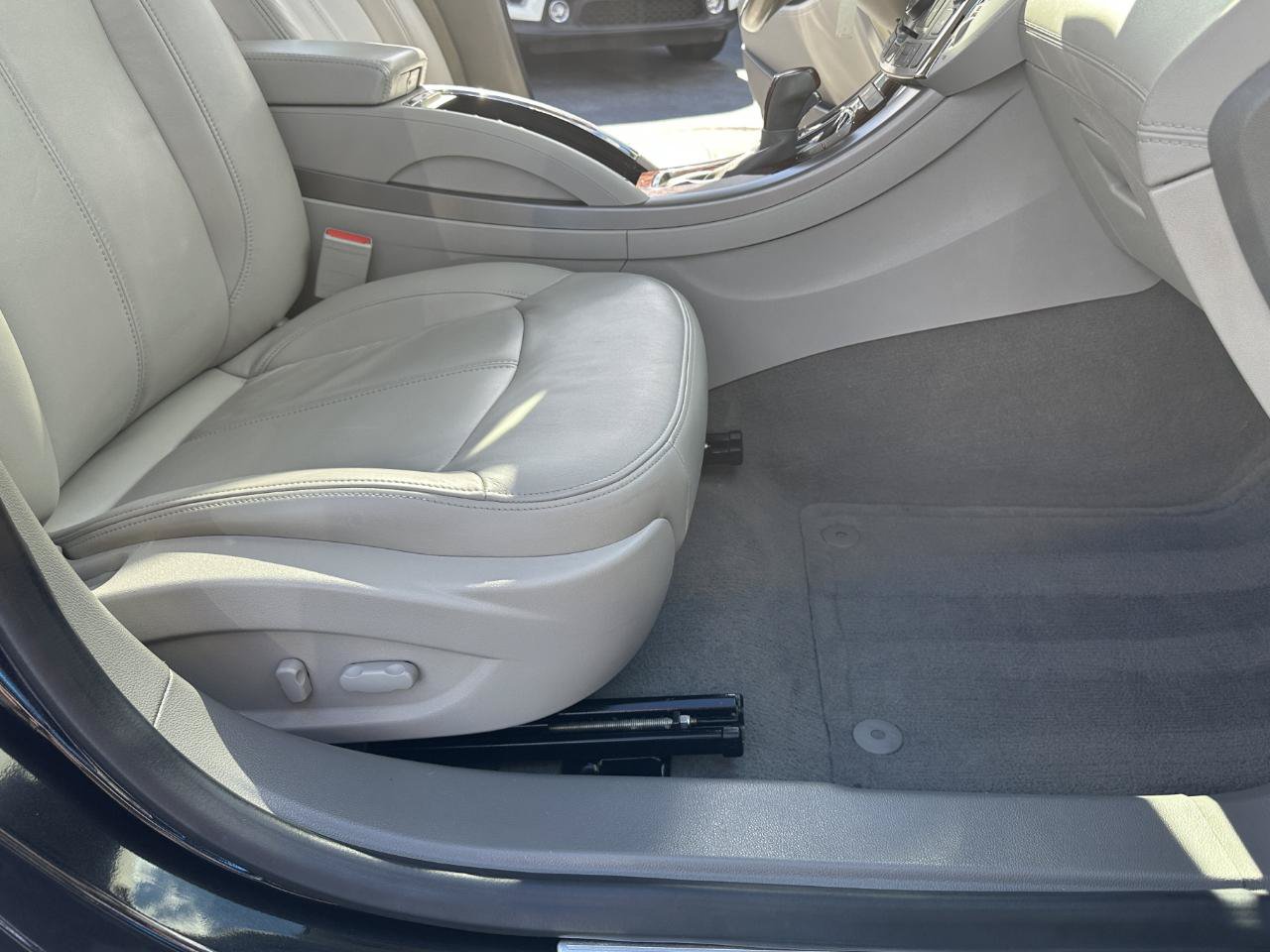 Used 2012 Buick LaCrosse Premium FWD image 43