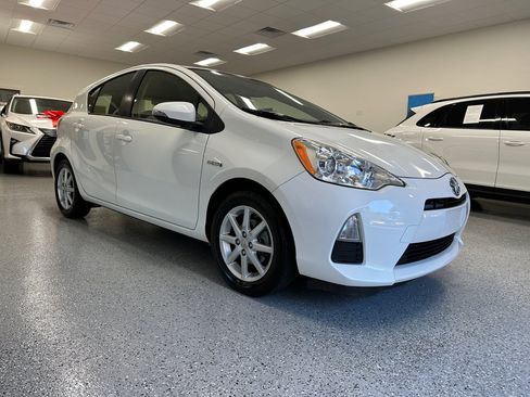 Used 2012 Toyota Prius C Three image 11