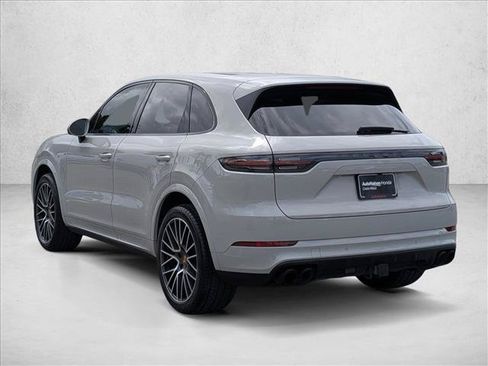Used 2023 Porsche Cayenne Platinum Edition AWD/4WD image 8