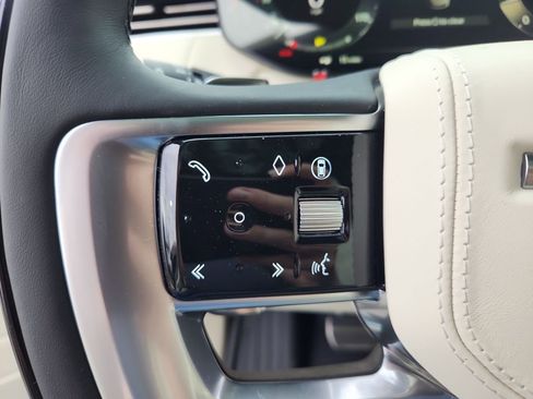 New 2025 Land Rover Range Rover SE AWD/4WD image 19