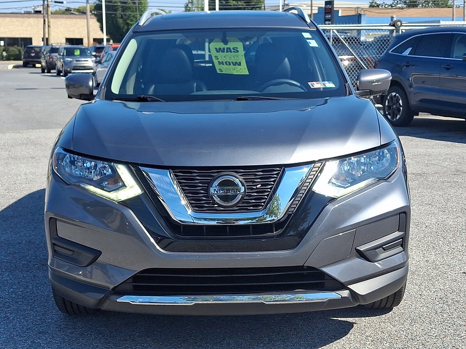 Used 2018 Nissan Rogue SV w/ Premium Package AWD/4WD image 2