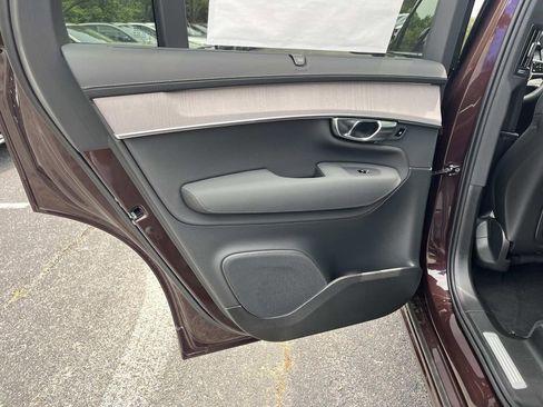 New 2026 Volvo XC90 T8 Ultra w/ Protection Package Premier AWD/4WD image 18