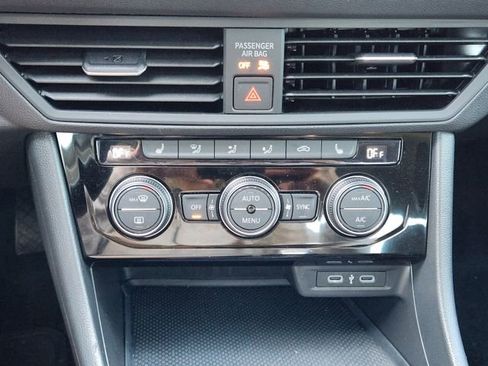 New 2024 Volkswagen Jetta SE image 14