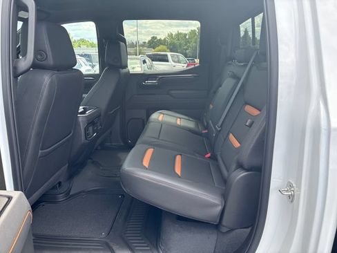 Used 2025 GMC Sierra 1500 AT4 w/ Technology Package AWD/4WD image 30
