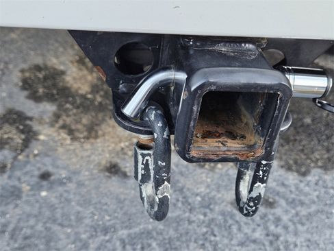 Used 2022 GMC Sierra 1500 AT4 w/ AT4 Premium Package image 16