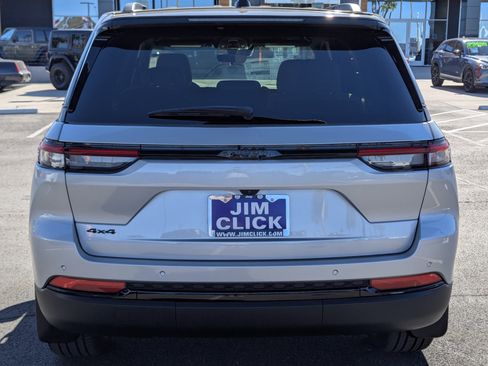 New 2025 Jeep Grand Cherokee Limited image 3