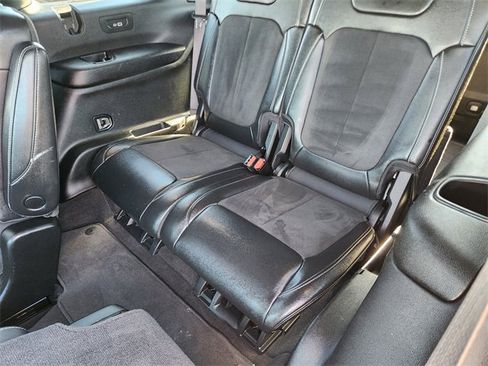 Used 2021 Jeep Grand Cherokee L Laredo image 15