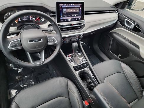 Certified 2022 Jeep Compass Limited image 38