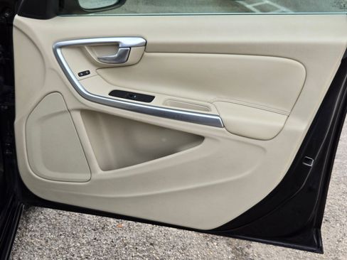 Used 2015 Volvo S60 T5 Premier image 28