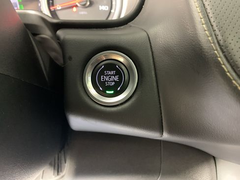 Used 2021 Chevrolet Tahoe Premier w/ Premium Package AWD/4WD image 17