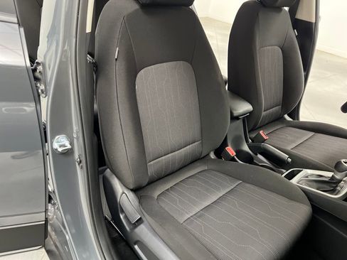 Used 2025 Hyundai Venue SE FWD image 22