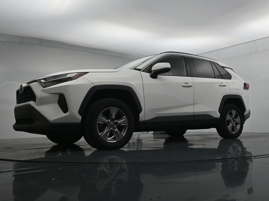 Used 2024 Toyota RAV4 XLE AWD/4WD image 20