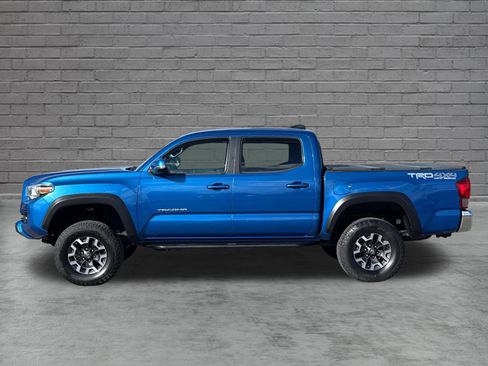Used 2017 Toyota Tacoma TRD Off-Road w/ Tow Package (A/T) AWD/4WD image 6