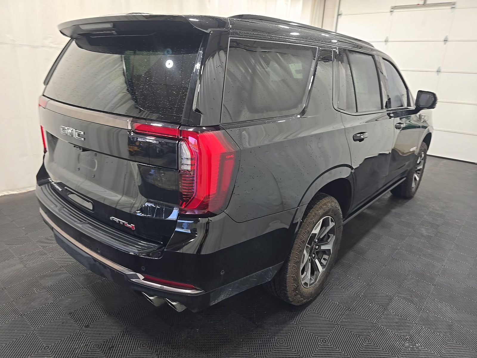 Used 2025 GMC Yukon AT4 Ultimate w/ LPO, Floor Liner Package AWD/4WD image 13