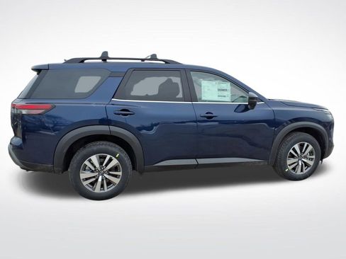 New 2026 Nissan Pathfinder SL image 8