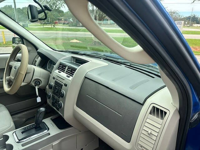 Used 2012 Ford Escape XLT FWD image 16