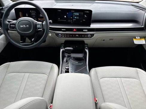 Used 2025 Kia Sorento S w/ Panoramic Sunroof Package FWD image 10