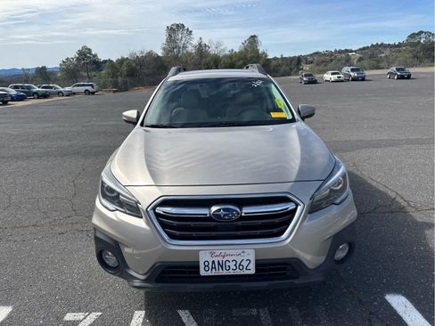 Used 2018 Subaru Outback 2.5i Limited image 2