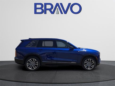 New 2026 Cadillac Vistiq Sport w/ LPO, Floor Liner Package image 3