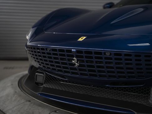 Used 2023 Ferrari Roma RWD image 11