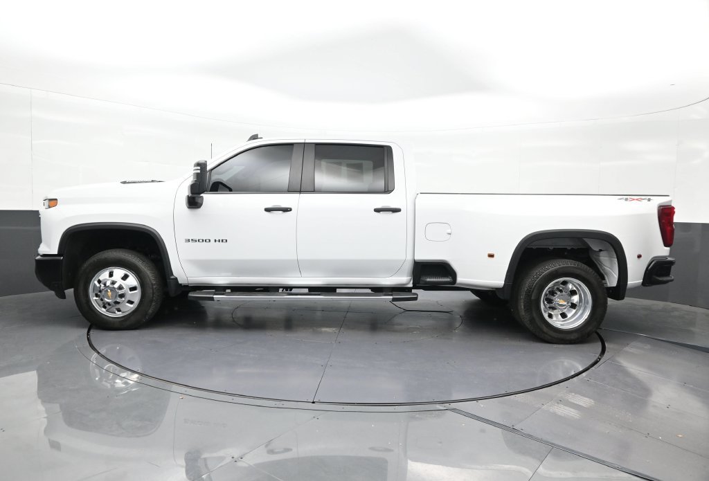 Used 2025 Chevrolet Silverado 3500 W/T AWD/4WD image 2