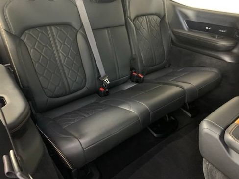 Used 2022 Jeep Grand Wagoneer Series III w/ Rear Seat Video Group 1 AWD/4WD image 12