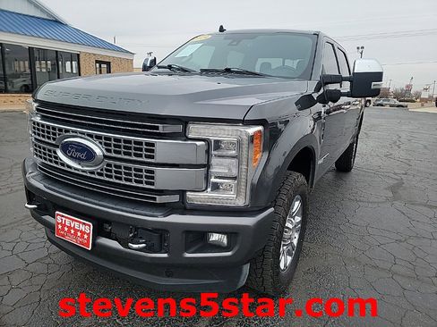 Used 2019 Ford F250 Platinum w/ Platinum Ultimate Package image 3
