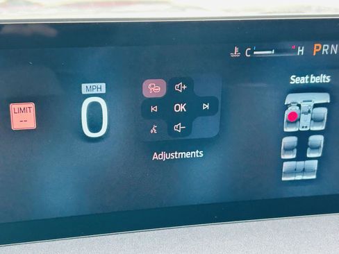 New 2025 Ford Expedition Platinum w/ Stealth Performance Package image 28