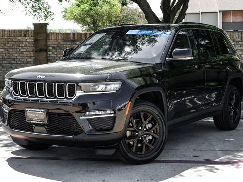Used 2022 Jeep Grand Cherokee Limited image 12