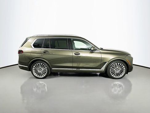 Used 2025 BMW X7 xDrive40i w/ Premium Package image 4