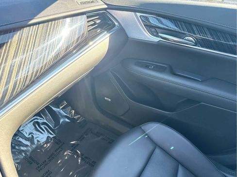 Certified 2025 Cadillac XT6 Premium Luxury image 13