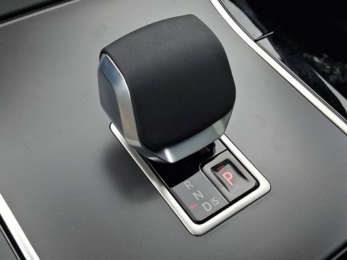 New 2026 Land Rover Range Rover Velar S AWD/4WD image 12