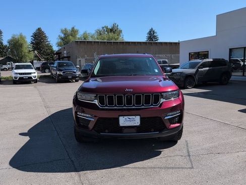 Used 2023 Jeep Grand Cherokee Limited w/ Luxury Tech Group II AWD/4WD image 3